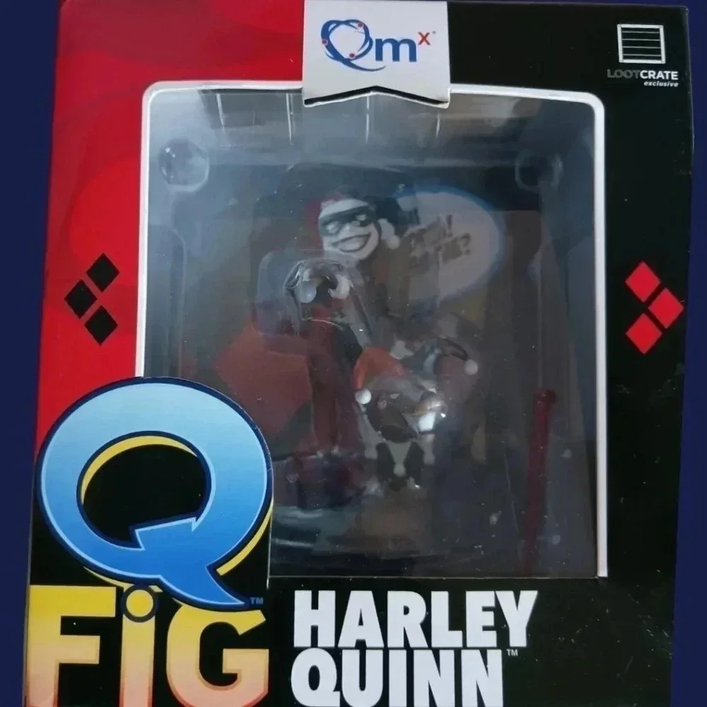 Quantum mecanix q fig Harley Quinn and dog vinyl figurine